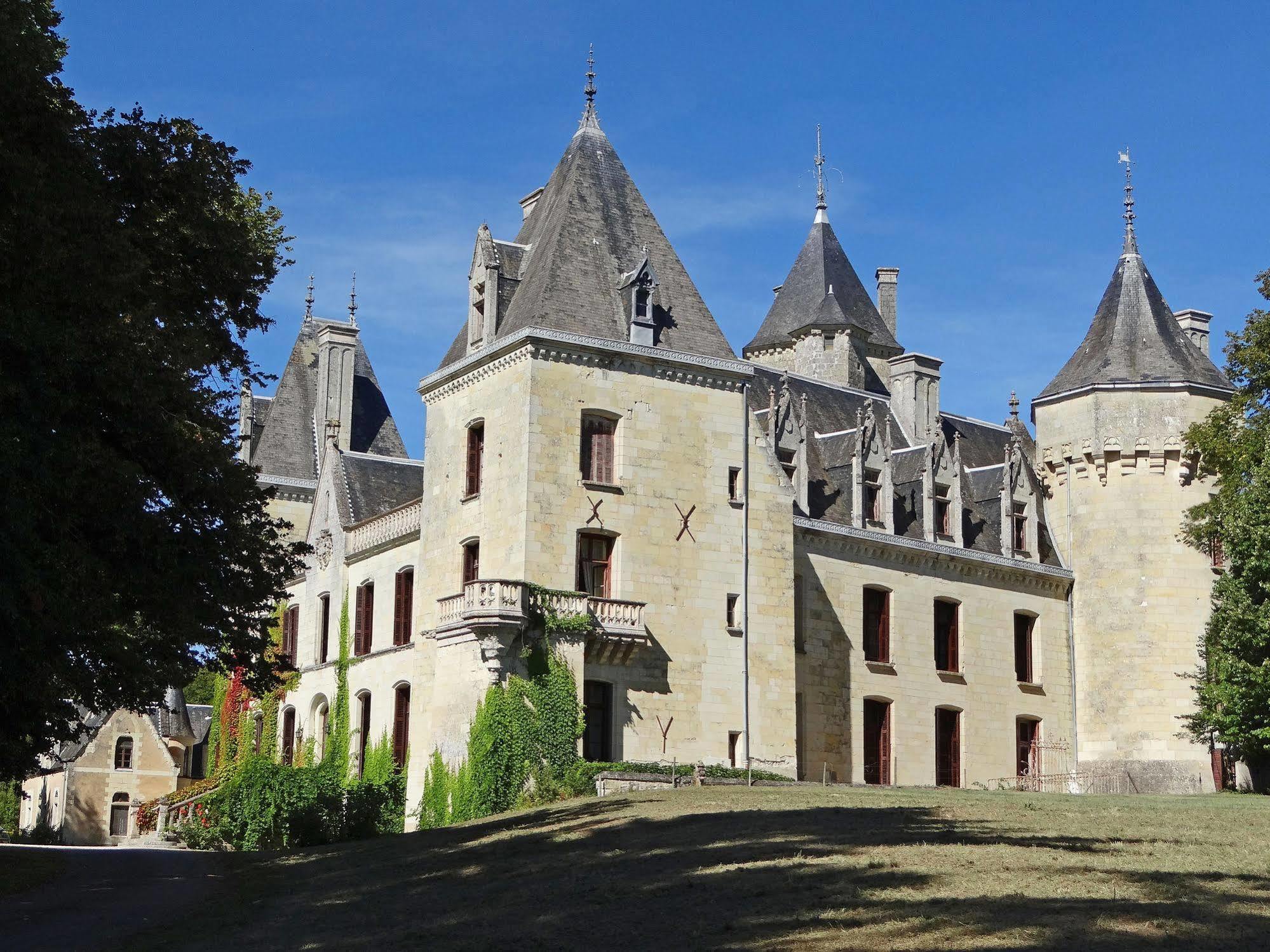 Alojamento de Acomodação e Pequeno-almoço Château De Ternay